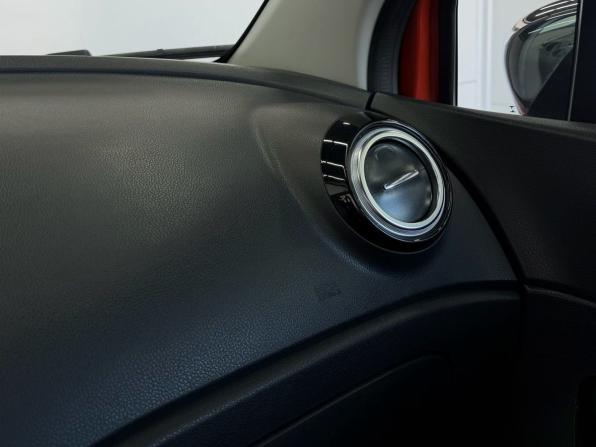 Renault Kaptur I с пробегом 2016 года, цена 1 399 000 рублей, 145000 км, внедорожник, Автокод Объявления