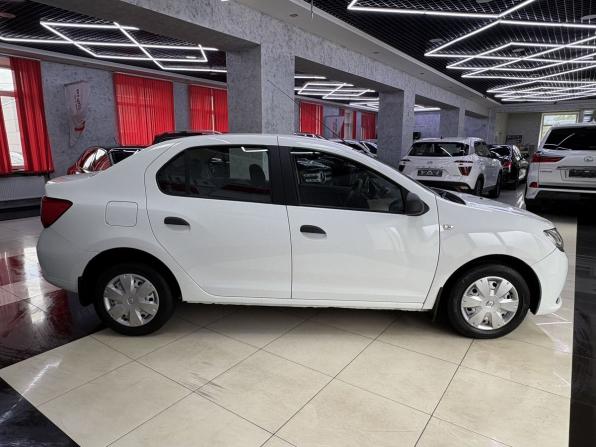 Renault Logan II с пробегом 2015 года, цена 685 000 рублей, 106071 км, седан, Автокод Объявления