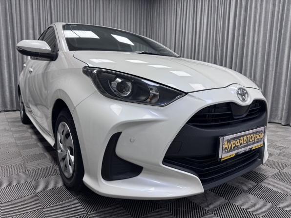 Toyota Yaris IV с пробегом 2020 года, цена 1 400 000 рублей, 65289 км, хэтчбек, Автокод Объявления