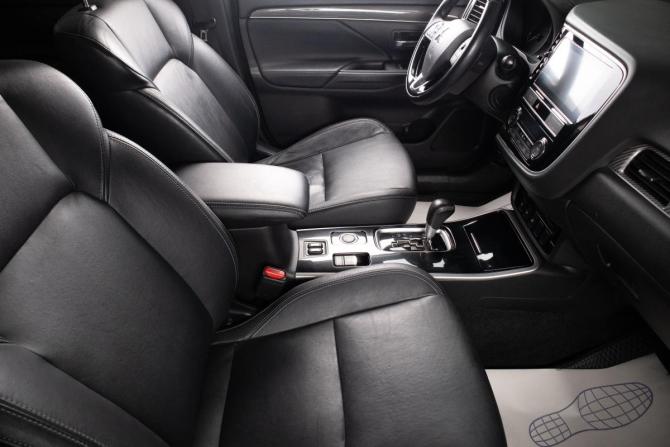 Mitsubishi Outlander III Рестайлинг 3 с пробегом 2019 года, цена 2 389 000 рублей, 95733 км, внедорожник, Автокод Объявления