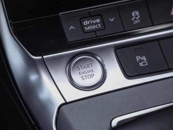 Audi A6 V (C8) с пробегом 2020 года, цена 2 899 000 рублей, 125770 км, седан, Автокод Объявления