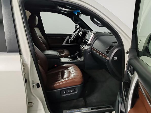 Toyota Land Cruiser 200 Series Рестайлинг 2 с пробегом 2020 года, цена 4 999 000 рублей, 331863 км, внедорожник, Автокод Объявления