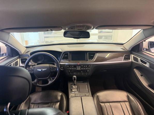 Hyundai Genesis II с пробегом 2015 года, цена 1 950 000 рублей, 218344 км, седан, Автокод Объявления