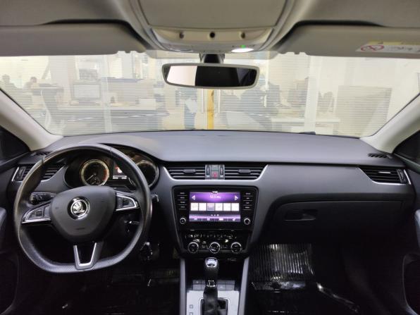 Skoda Octavia III (A7) Рестайлинг с пробегом 2017 года, цена 1 590 000 рублей, 224125 км, лифтбек, Автокод Объявления
