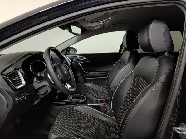 Kia Ceed III Рестайлинг с пробегом 2021 года, цена 1 930 000 рублей, 123000 км, универсал, Автокод Объявления