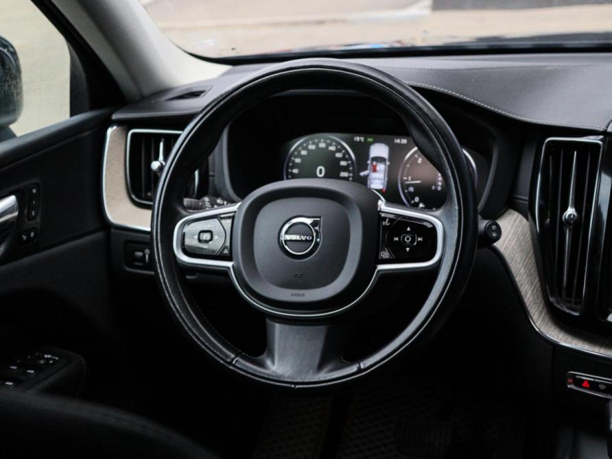 Volvo XC60 II Москва  - изображение 11