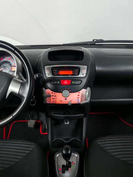 Peugeot 107 I Рестайлинг 2 Москва  - изображение 12