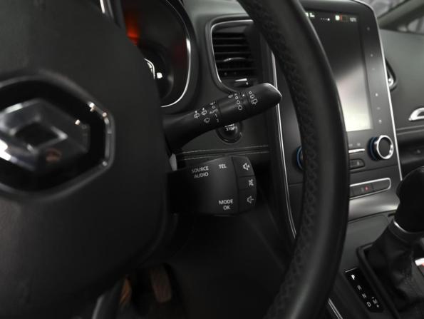 Renault Scenic IV с пробегом 2019 года, цена 1 668 000 рублей, 105912 км, компактвэн, Автокод Объявления