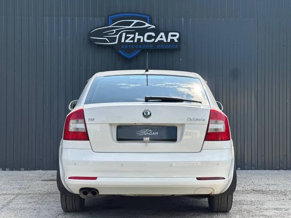Skoda Octavia II (A5) Рестайлинг с пробегом 2011 года, цена 699 000 рублей, 216500 км, лифтбек, Автокод Объявления
