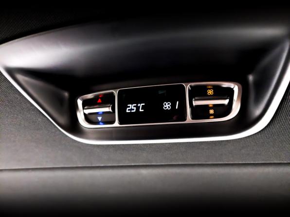 Mercedes-Benz V-Класс III (W447) Рестайлинг с пробегом 2019 года, цена 6 350 000 рублей, 63987 км, минивэн, Автокод Объявления