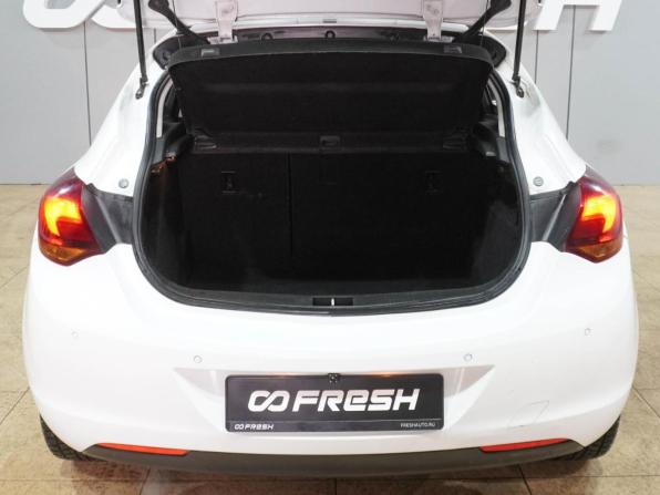 Opel Astra J с пробегом 2011 года, цена 729 000 рублей, 177949 км, хэтчбек, Автокод Объявления