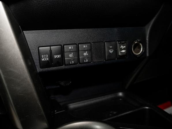 Toyota RAV4 IV (XA40) Рестайлинг с пробегом 2015 года, цена 2 385 000 рублей, 107500 км, внедорожник, Автокод Объявления