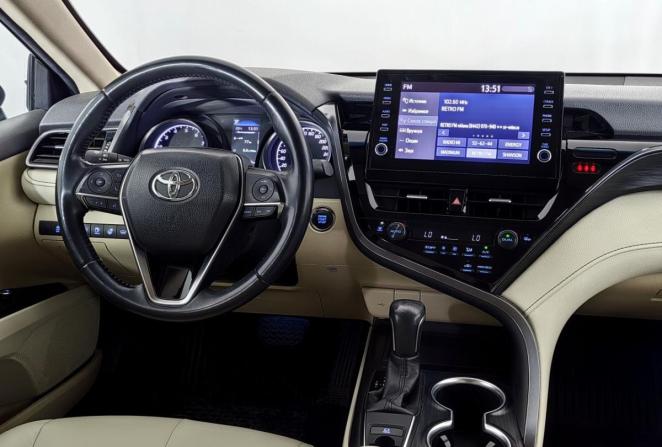 Toyota Camry VIII (XV70) Рестайлинг с пробегом 2021 года, цена 3 540 000 рублей, 47302 км, седан, Автокод Объявления