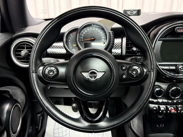 Mini Hatch III (F55/F56) с пробегом 2015 года, цена 2 069 000 рублей, 180000 км, хэтчбек, Автокод Объявления