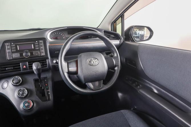 Toyota Sienta II с пробегом 2016 года, цена 1 529 000 рублей, 126202 км, компактвэн, Автокод Объявления