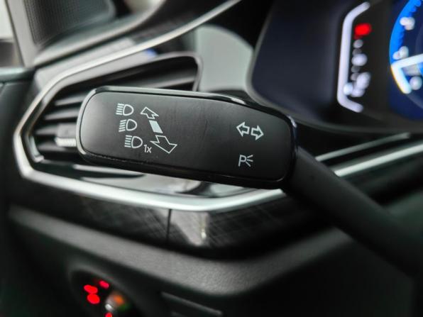 Volkswagen Polo VI с пробегом 2022 года, цена 1 999 000 рублей, 58827 км, лифтбек, Автокод Объявления