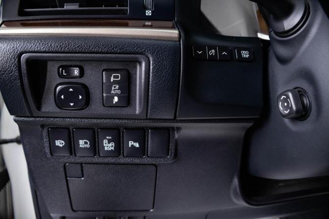 Lexus ES VI с пробегом 2012 года, цена 2 149 000 рублей, 182000 км, седан, Автокод Объявления