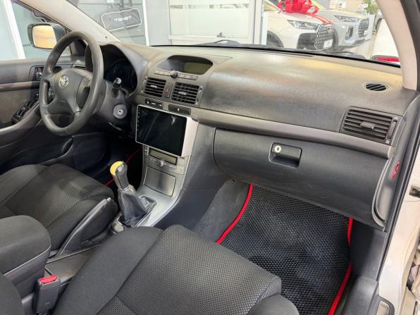 Toyota Avensis II с пробегом 2004 года, цена 750 000 рублей, 238337 км, лифтбек, Автокод Объявления
