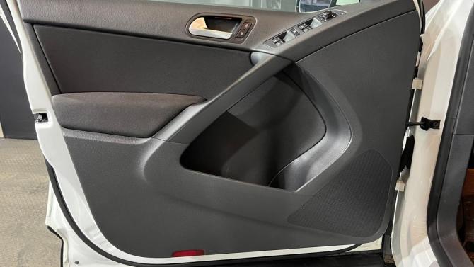 Volkswagen Tiguan I Рестайлинг с пробегом 2016 года, цена 1 435 000 рублей, 137015 км, внедорожник, Автокод Объявления
