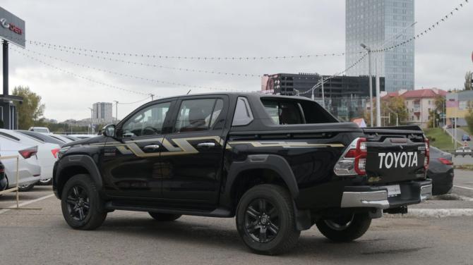 Toyota Hilux VIII Рестайлинг 2 с пробегом 2025 года, цена 7 500 000 рублей, 10 км, пикап, Автокод Объявления