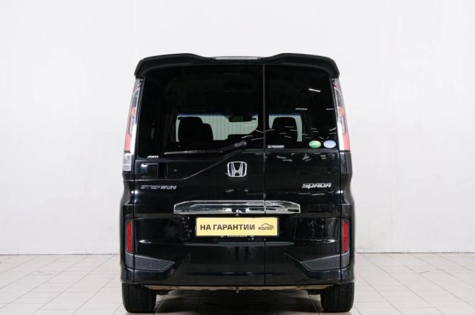 Honda Stepwgn V с пробегом 2016 года, цена 1 949 000 рублей, 107320 км, минивэн, Автокод Объявления