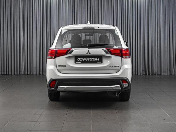 Mitsubishi Outlander III Рестайлинг 2 с пробегом 2017 года, цена 1 908 000 рублей, 182455 км, внедорожник, Автокод Объявления