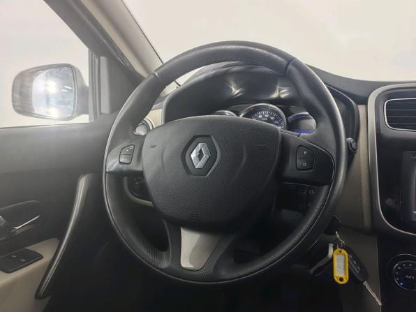 Renault Logan II с пробегом 2018 года, цена 900 000 рублей, 81000 км, седан, Автокод Объявления