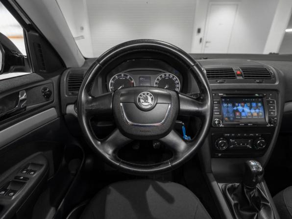 Skoda Octavia II (A5) Рестайлинг с пробегом 2012 года, цена 570 000 рублей, 202043 км, лифтбек, Автокод Объявления