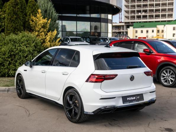 Volkswagen Golf VIII с пробегом 2022 года, цена 2 488 000 рублей, 52523 км, хэтчбек, Автокод Объявления