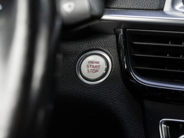 Kia Optima IV Рестайлинг с пробегом 2019 года, цена 1 950 000 рублей, 157708 км, седан, Автокод Объявления