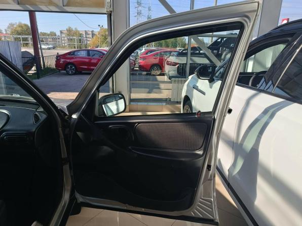 Chevrolet Niva I Рестайлинг с пробегом 2018 года, цена 775 000 рублей, 81000 км, внедорожник, Автокод Объявления