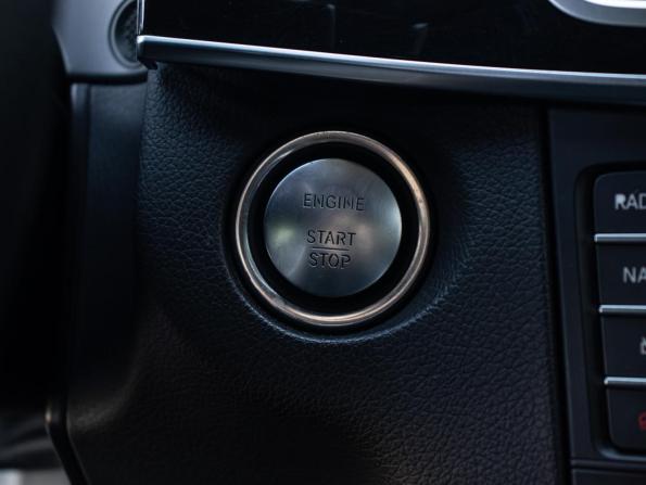 Mercedes-Benz E-Класс IV (W212 S212 C207) Рестайлинг с пробегом 2015 года, цена 2 749 000 рублей, 142537 км, седан, Автокод Объявления