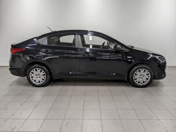 Hyundai Solaris II Рестайлинг с пробегом 2021 года, цена 1 450 000 рублей, 158101 км, седан, Автокод Объявления