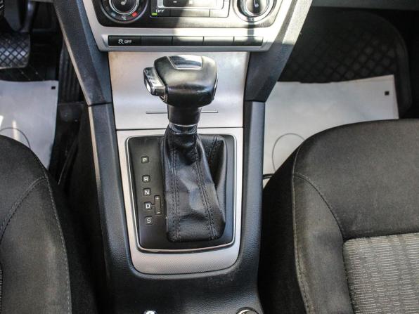 Skoda Octavia II (A5) Рестайлинг с пробегом 2011 года, цена 830 000 рублей, 165000 км, лифтбек, Автокод Объявления