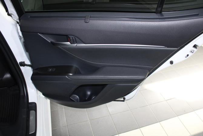 Toyota Camry VIII (XV70) Рестайлинг с пробегом 2021 года, цена 3 500 000 рублей, 75362 км, седан, Автокод Объявления