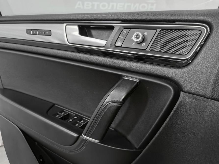 Volkswagen Touareg II Рестайлинг Новосибирск  - изображение 27