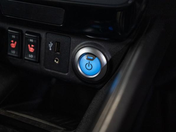 Nissan Leaf II (ZE1) с пробегом 2017 года, цена 1 780 000 рублей, 154508 км, хэтчбек, Автокод Объявления