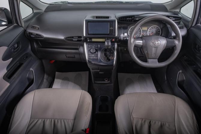 Toyota Wish II с пробегом 2010 года, цена 1 009 000 рублей, 270000 км, минивэн, Автокод Объявления