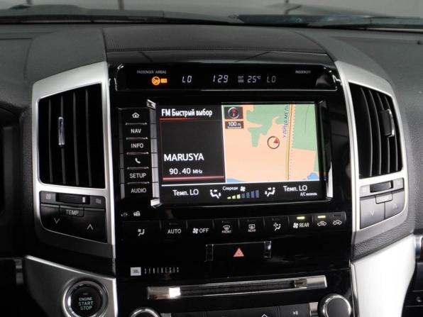 Toyota Land Cruiser 200 Series Рестайлинг 1 с пробегом 2012 года, цена 2 949 000 рублей, 385145 км, внедорожник, Автокод Объявления
