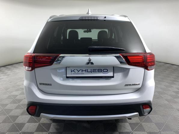 Mitsubishi Outlander III Рестайлинг 2 с пробегом 2018 года, цена 1 615 000 рублей, 213533 км, внедорожник, Автокод Объявления