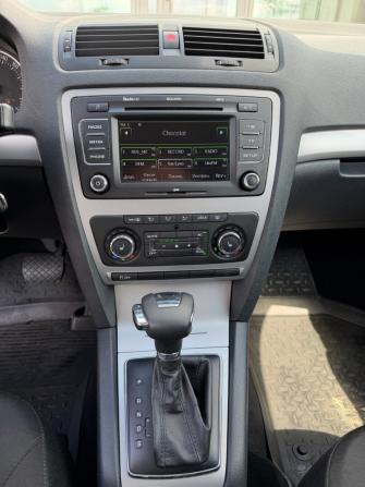 Skoda Octavia II (A5) Рестайлинг с пробегом 2013 года, цена 825 000 рублей, 238251 км, лифтбек, Автокод Объявления