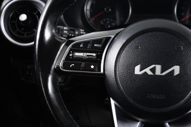 Kia Cerato IV Рестайлинг с пробегом 2021 года, цена 1 949 000 рублей, 261500 км, седан, Автокод Объявления