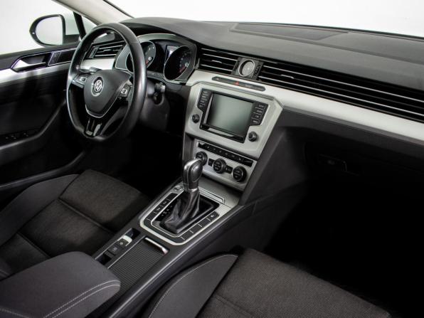 Volkswagen Passat B8 с пробегом 2017 года, цена 1 640 000 рублей, 99384 км, седан, Автокод Объявления
