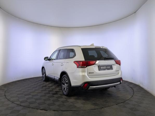 Mitsubishi Outlander III Рестайлинг 2 с пробегом 2018 года, цена 1 900 000 рублей, 213152 км, внедорожник, Автокод Объявления