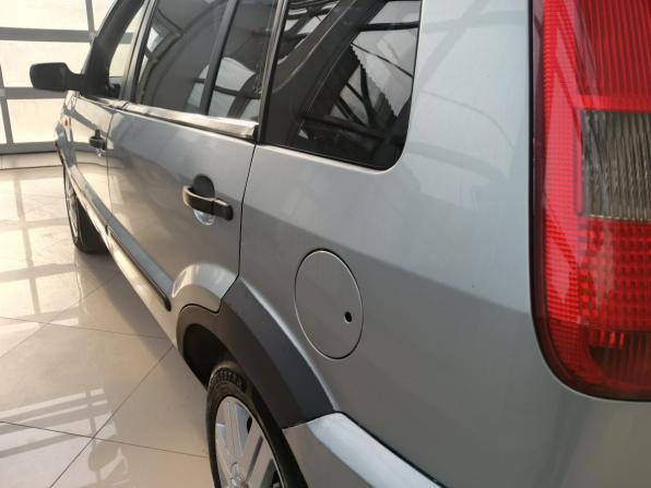 Ford Fusion I с пробегом 2005 года, цена 296 940 рублей, 351000 км, хэтчбек, Автокод Объявления