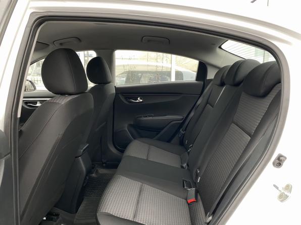 Kia Rio IV Рестайлинг с пробегом 2022 года, цена 1 599 000 рублей, 80500 км, седан, Автокод Объявления