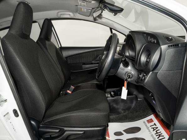 Toyota Vitz III (XP130) Рестайлинг 2 с пробегом 2017 года, цена 829 500 рублей, 142377 км, хэтчбек, Автокод Объявления