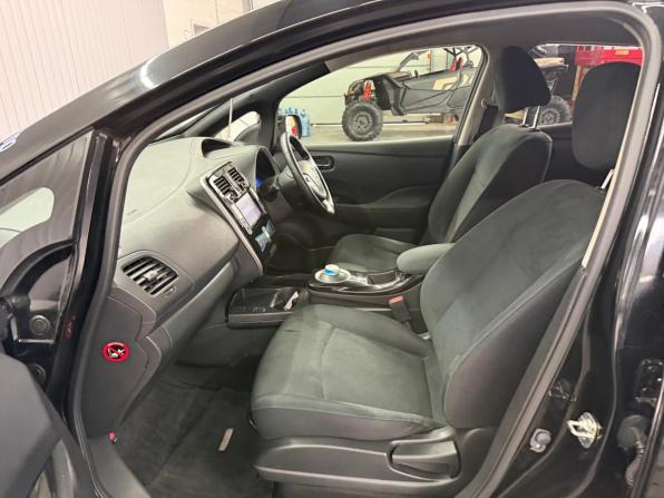 Nissan Leaf I (ZE0/AZE0) с пробегом 2014 года, цена 847 000 рублей, 176932 км, хэтчбек, Автокод Объявления