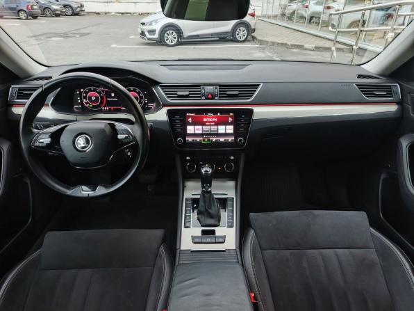 Skoda Superb III Рестайлинг с пробегом 2021 года, цена 2 650 000 рублей, 132894 км, лифтбек, Автокод Объявления