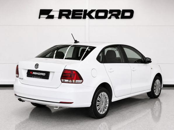 Volkswagen Polo V Рестайлинг с пробегом 2018 года, цена 1 349 000 рублей, 40583 км, седан, Автокод Объявления